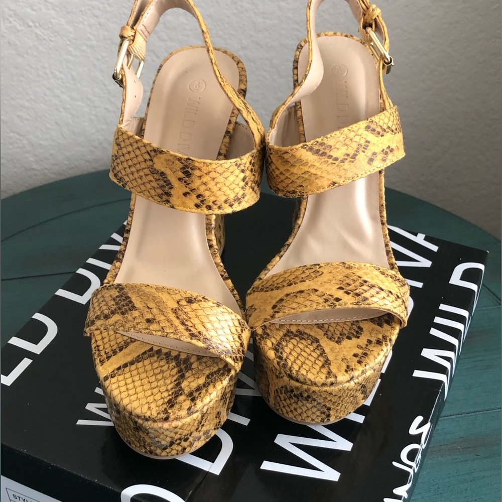 Yellow Snake Pu Platforms